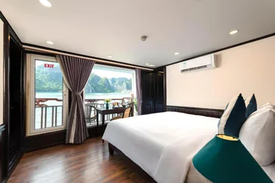 Senior Suite mit privatem Balkon und Badewanne — Amanda Cruise Ha Long Bay